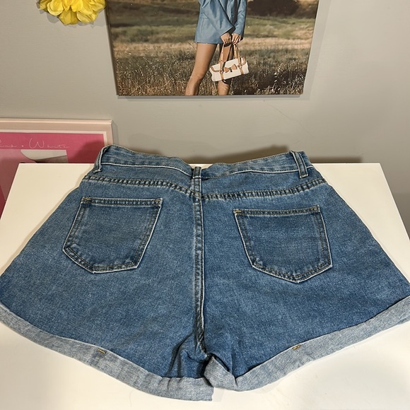 SHEIN | rolled hem denim shorts | size S :) - Picture 3 of 8